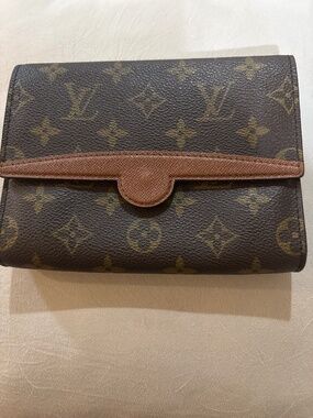 Louis Vuitton Arche belt bag